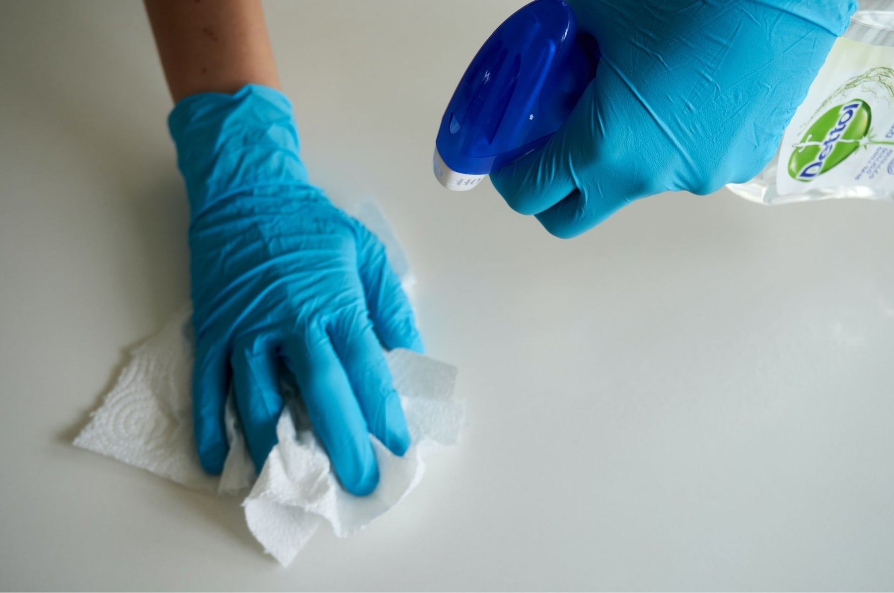 Permetrina e i suoi effetti collaterali: fai attenzione, soprattutto con i proprietari di gatti!