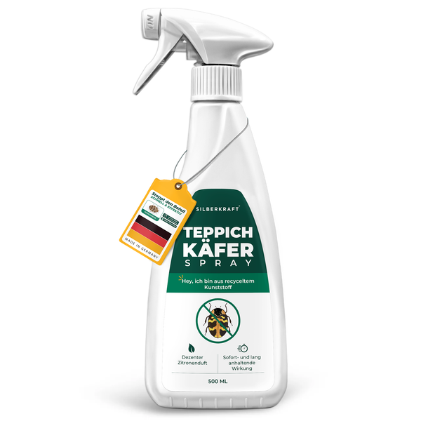 Flacone spray bianco con etichetta verde, scritta "spray scarafaggio", simbolo di plastica riciclata ed etichetta "Made in Germany".